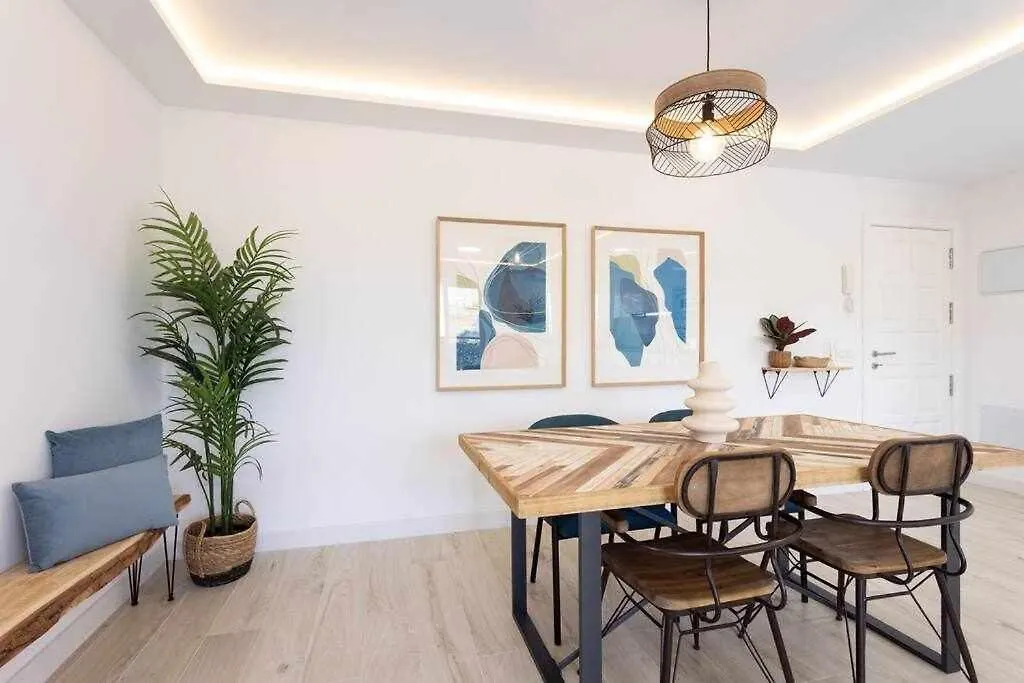 Sunnyland Apartment Arona Cho