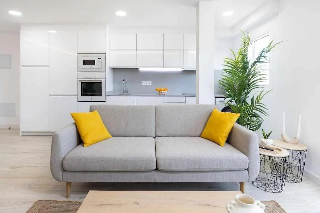 Sunnyland Apartment Arona Cho